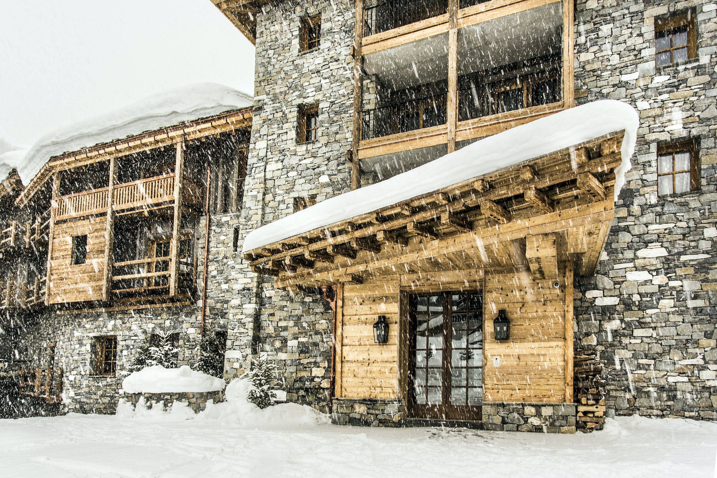 You are currently viewing Chalet Allure – ‘Escape to the mountains and unwind in opulent comfort at Chalet Allure.’