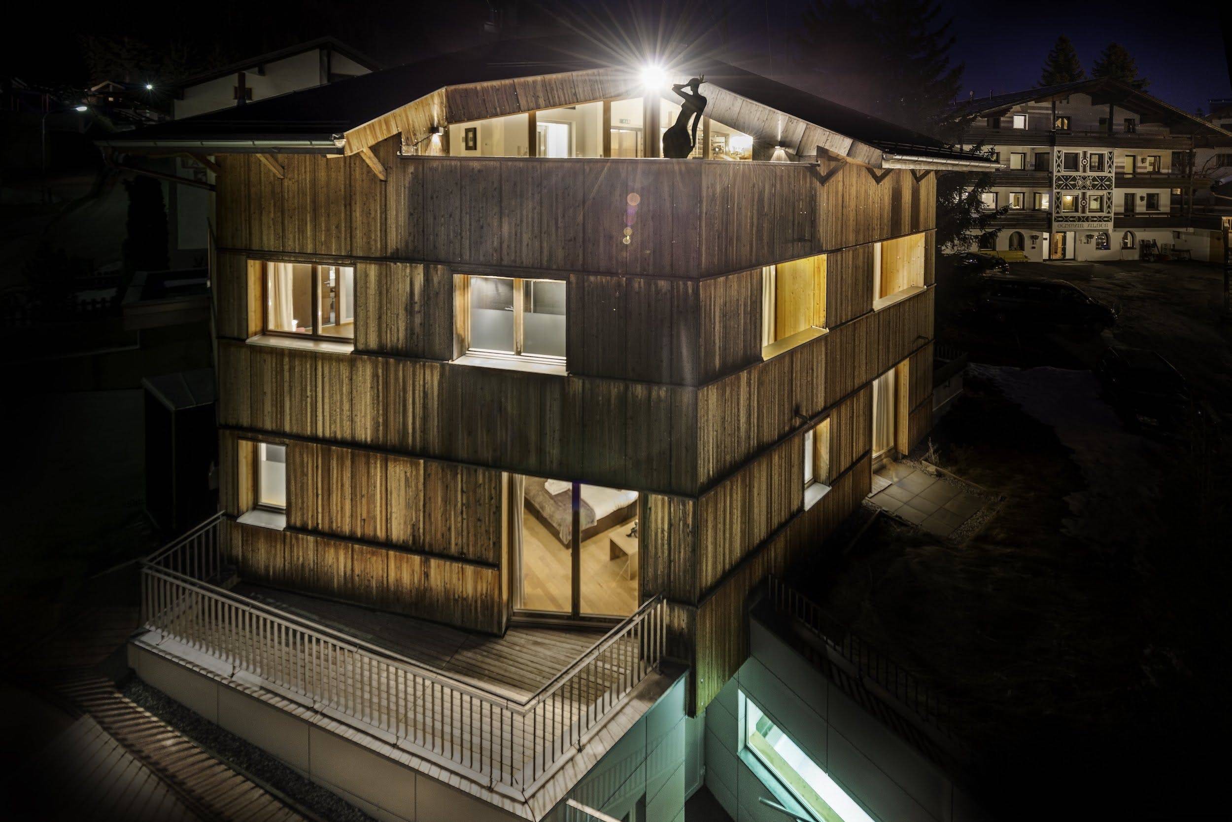 Read more about the article Chalet Atlas – ‘In one of the Arlberg’s best ski areas: a fab chalet with extensive spa facilities and a cinema room.’